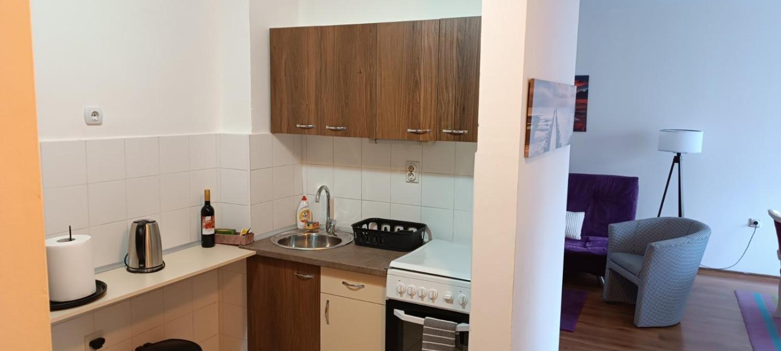 Lovely Square Apartment Purple Velvet Скоп'є Екстер'єр фото