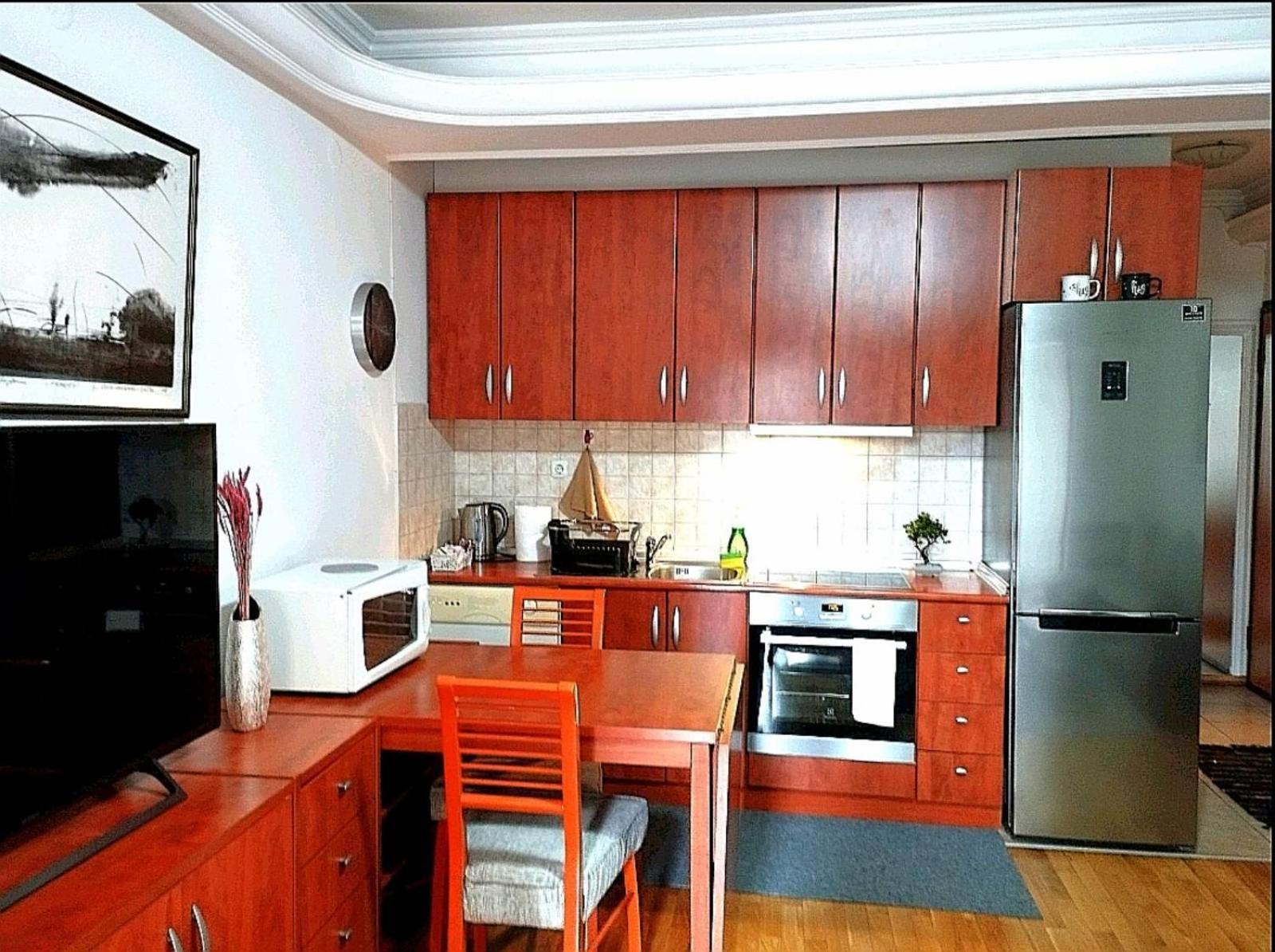 Lovely Square Apartment Purple Velvet Скоп'є Номер фото
