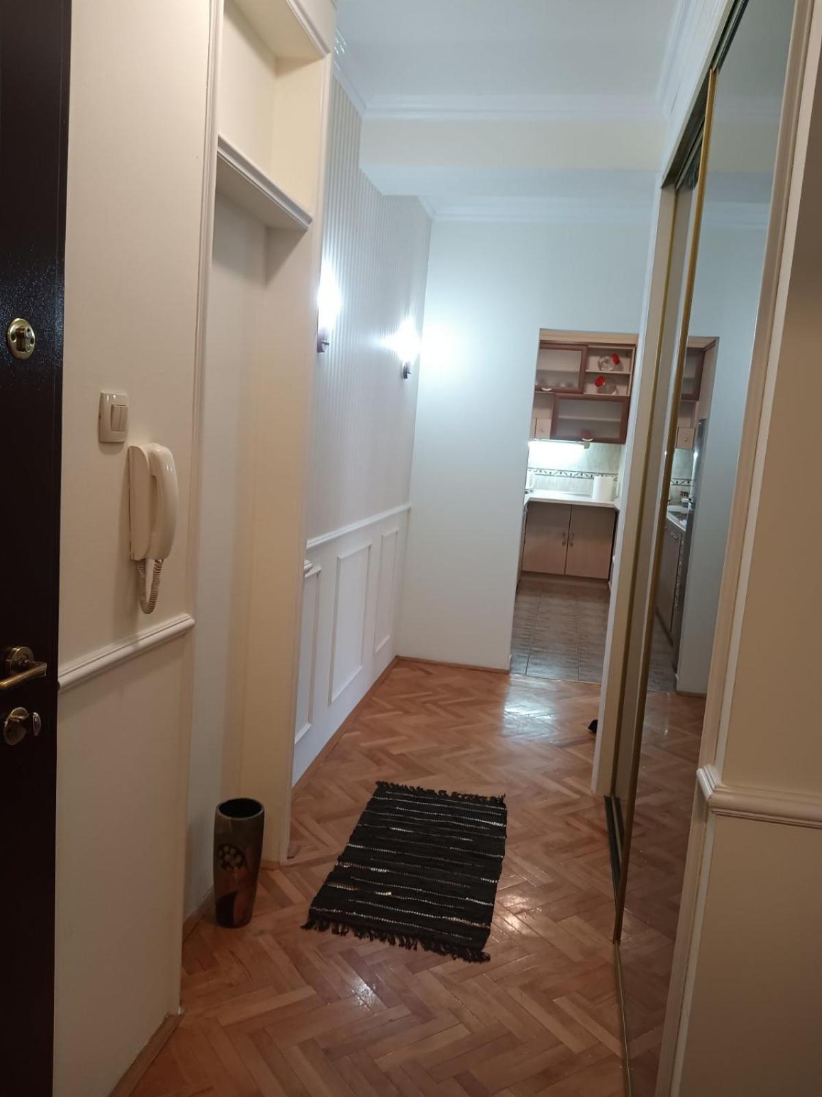 Lovely Square Apartment Purple Velvet Скоп'є Номер фото