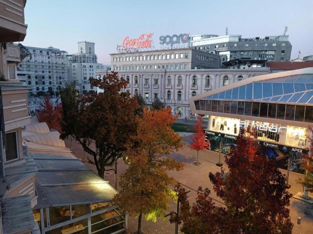 Lovely Square Apartment Purple Velvet Скоп'є Екстер'єр фото