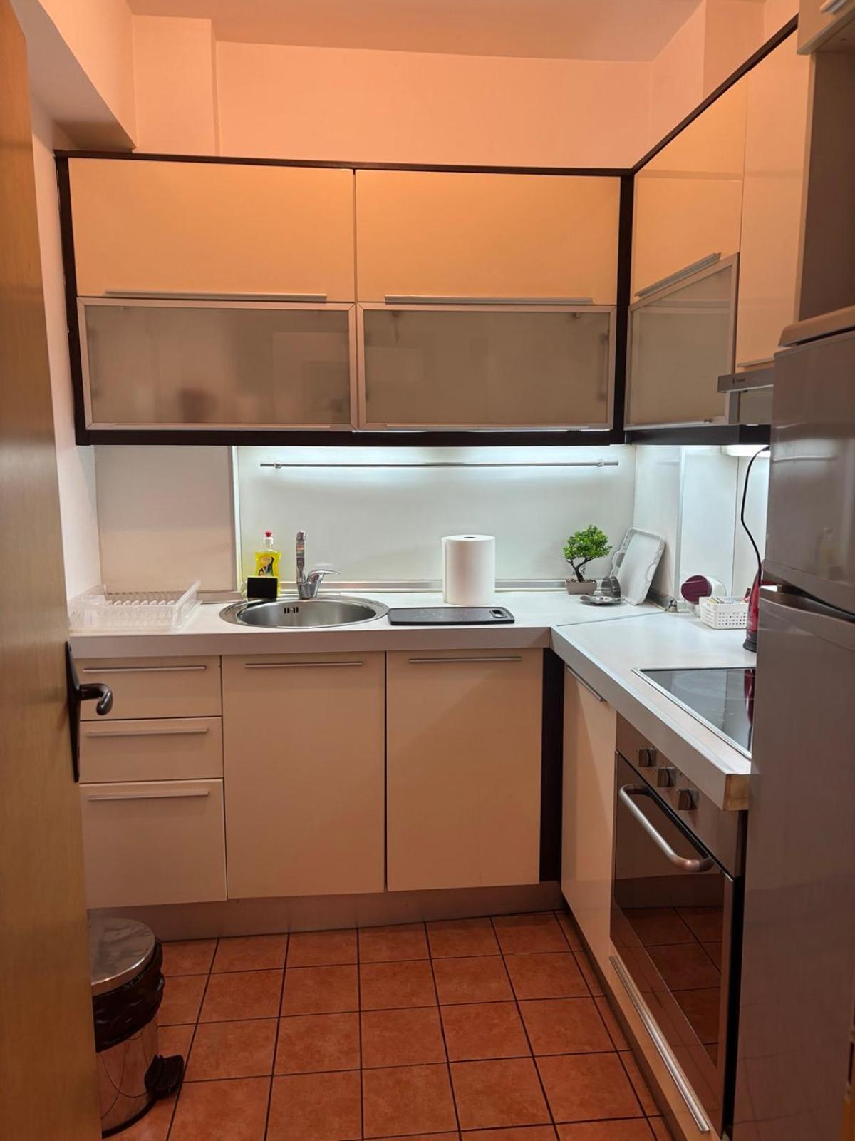 Lovely Square Apartment Purple Velvet Скоп'є Екстер'єр фото