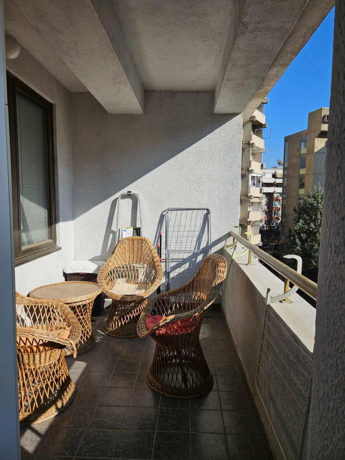 Lovely Square Apartment Purple Velvet Скоп'є Екстер'єр фото