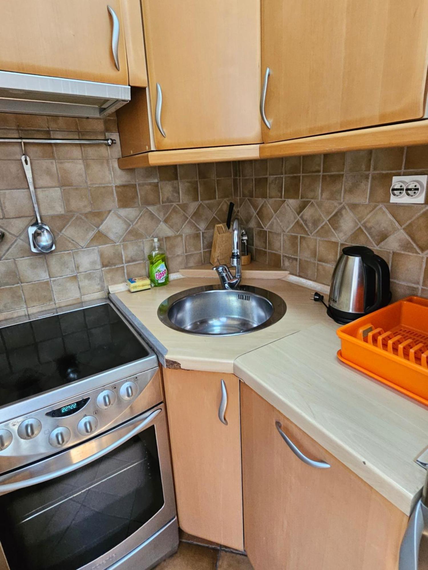 Lovely Square Apartment Purple Velvet Скоп'є Номер фото
